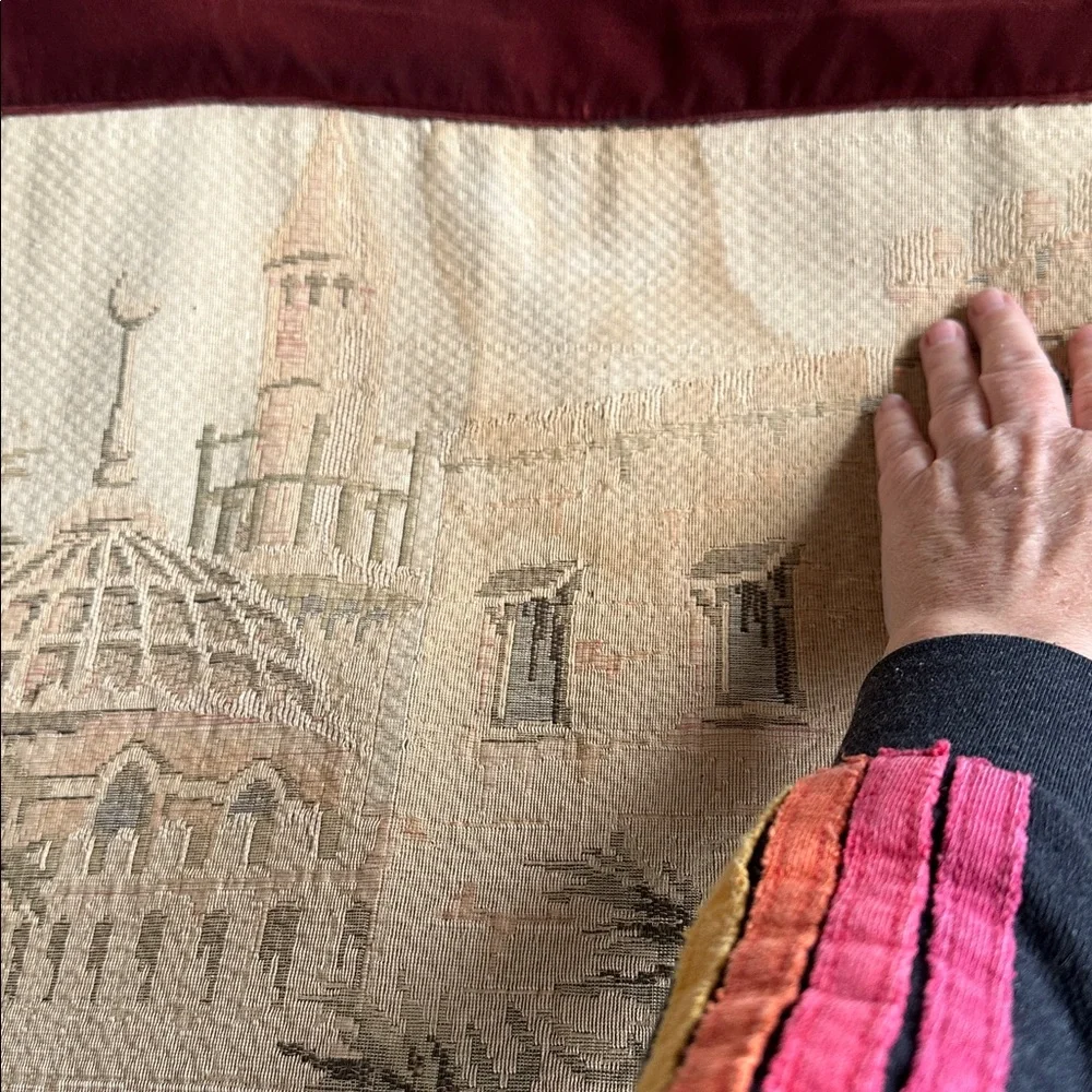 🇹🇷Turkish tapestry from the Grand Bazaar in Istanbul. Old Vintage. Velvet trim